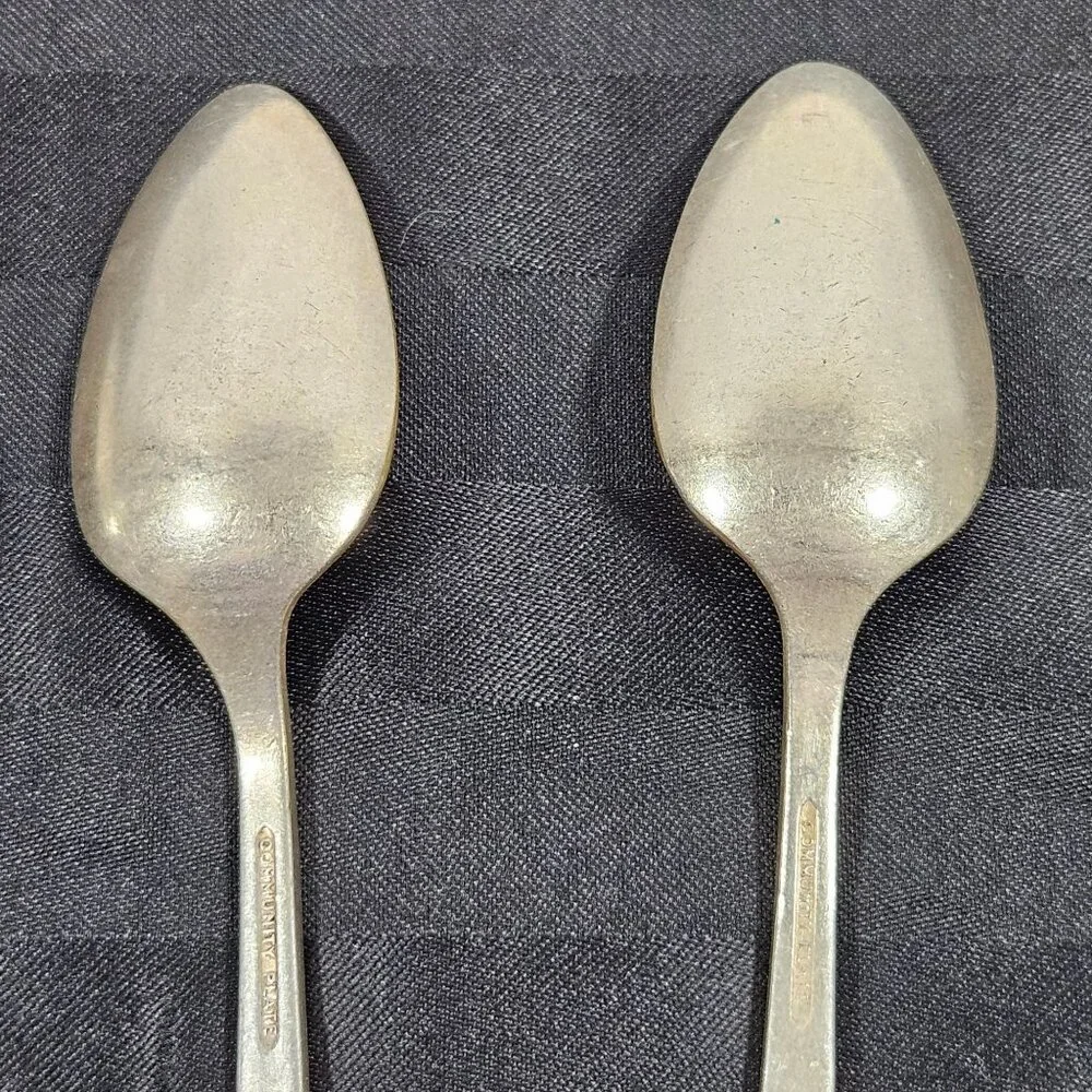 Vintage Oneida‎ Community Plate Silverplate 4 Teaspoons Coronation Pattern